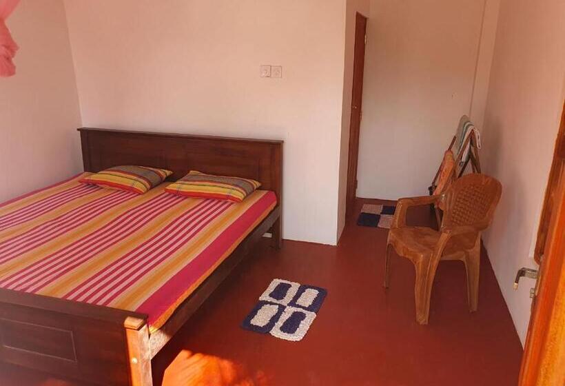 بنسيون Chandi Gaya Beach Guesthouse