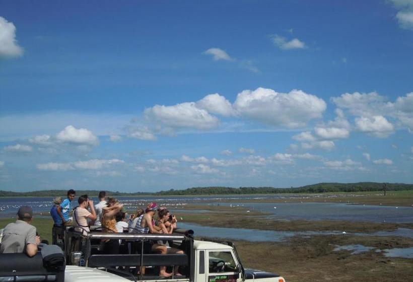 بنسيون Devi Tourist Home