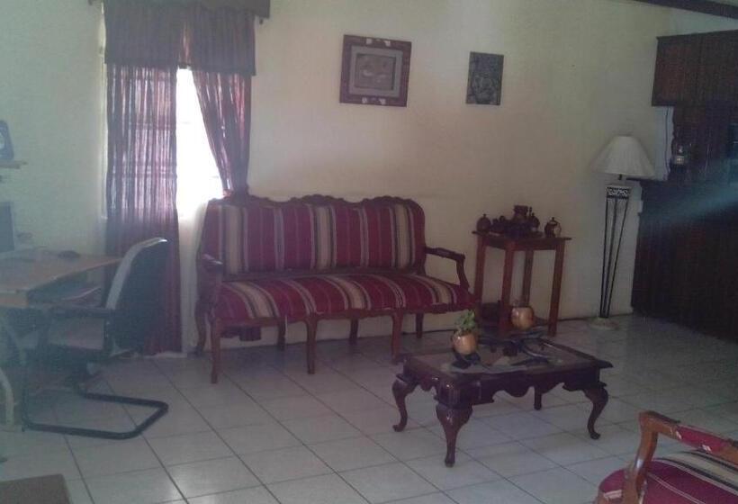 פנסיון Don Santiago Guesthouse Downtown