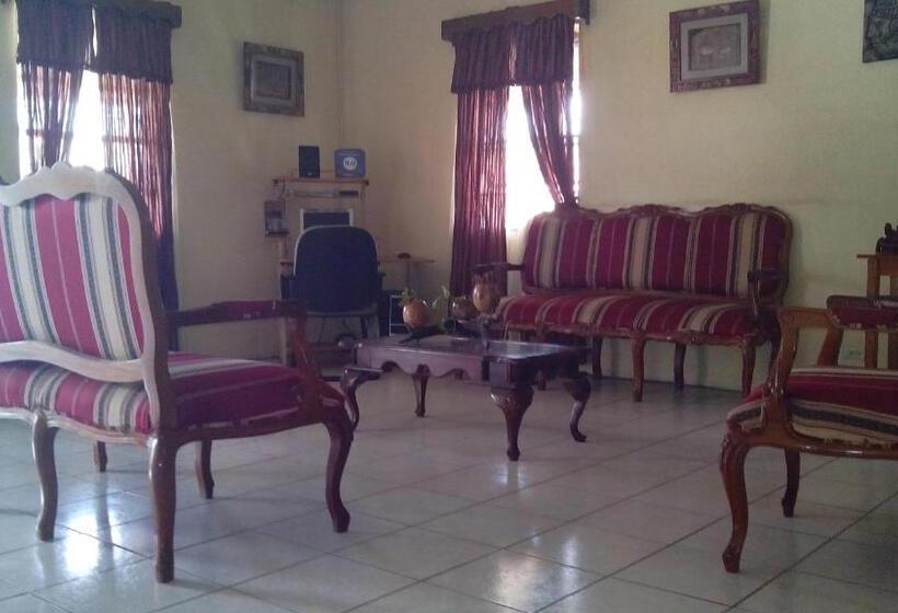 פנסיון Don Santiago Guesthouse Downtown