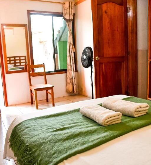 Пансион Galapagos Dove