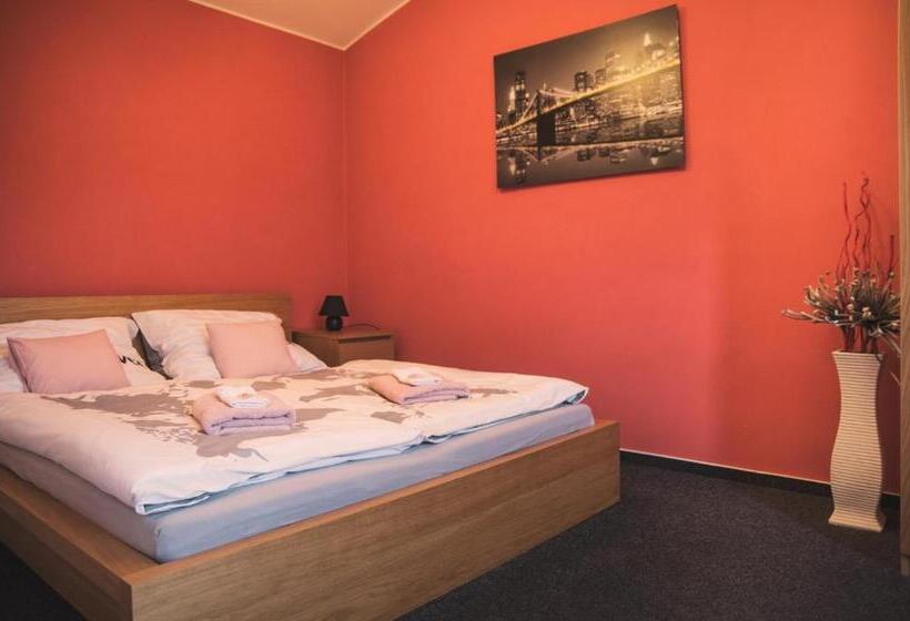 膳宿费 Guesthouse Zlatý Hrozen