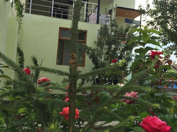 Pensiune Hasanovs Villa