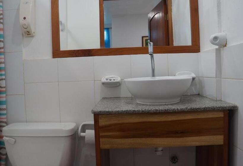 بنسيون Hostal Marysol