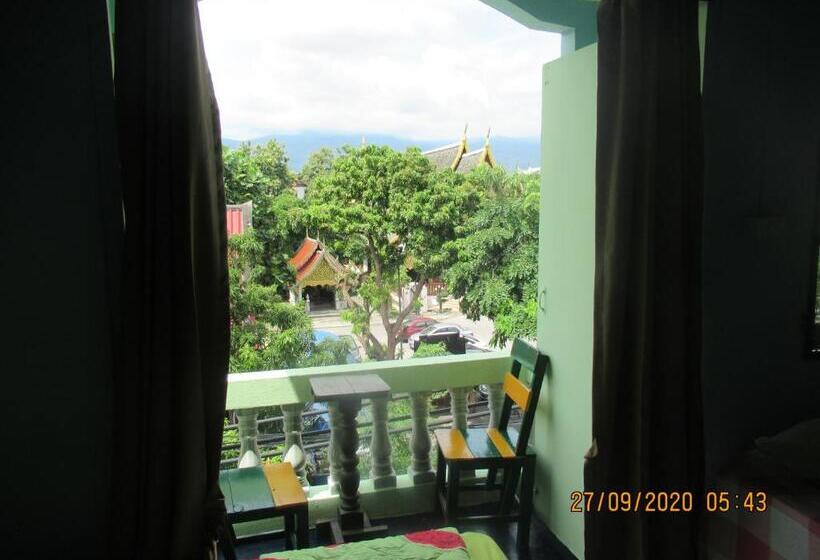 פנסיון Jay Guesthouse And Restaurant