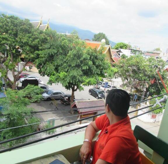 פנסיון Jay Guesthouse And Restaurant