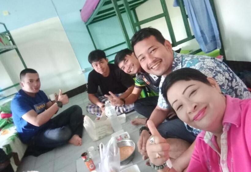 פנסיון Jay Guesthouse And Restaurant