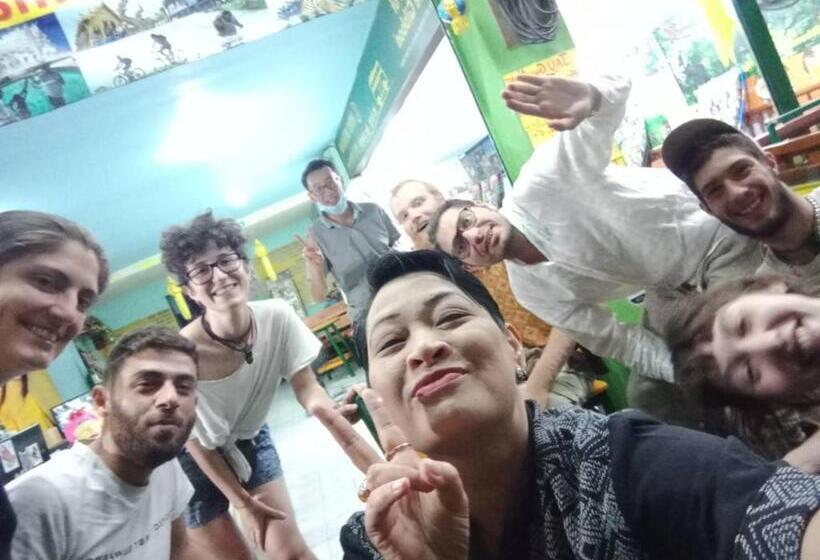 פנסיון Jay Guesthouse And Restaurant