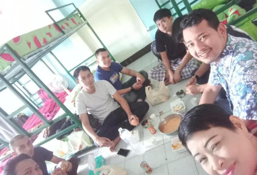 פנסיון Jay Guesthouse And Restaurant