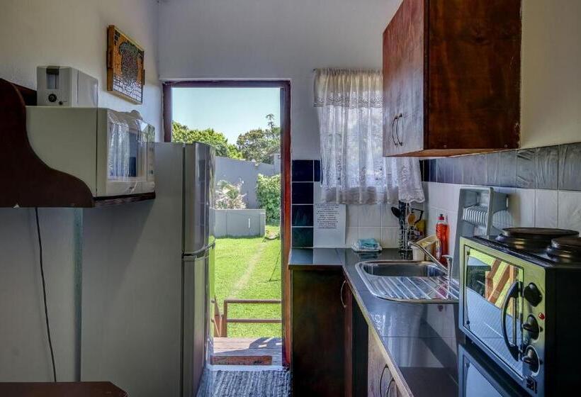 פנסיון Khaya La Manzi Guest Lodge