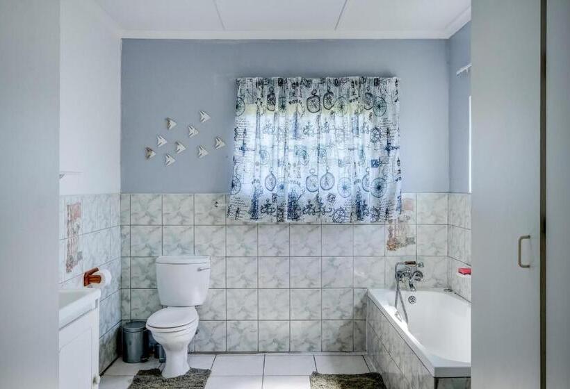 פנסיון Khaya La Manzi Guest Lodge