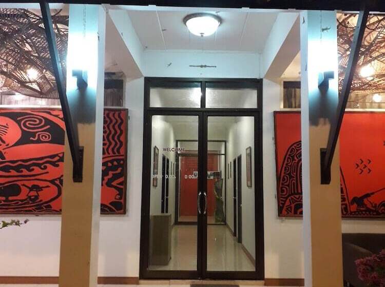 پانسیون Natai House