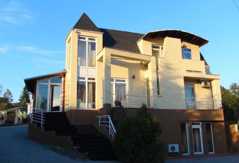 پانسیون Penzion Vila Aria