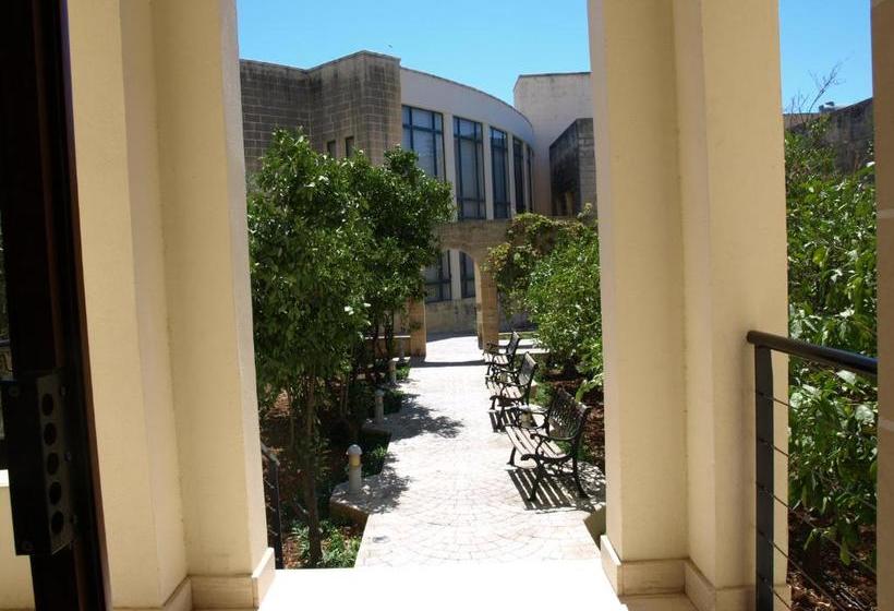 پانسیون Rivotorto Retreat House