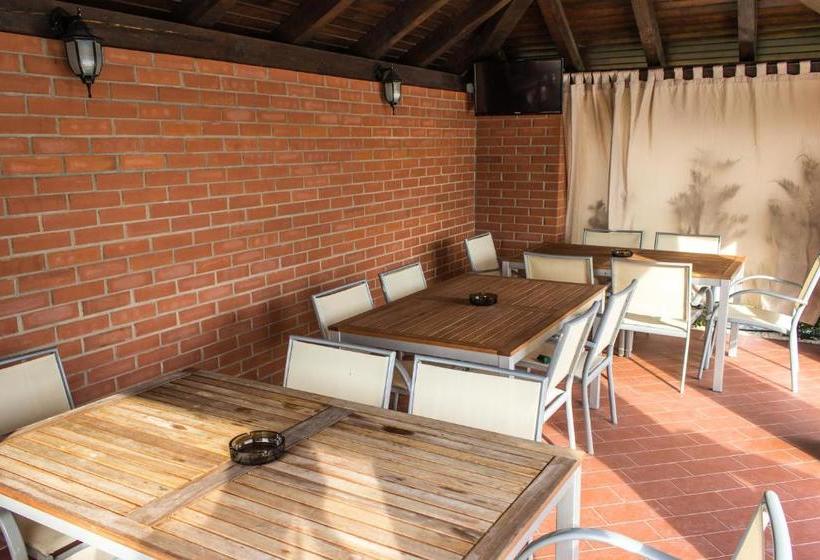 פנסיון Sunrise Villa