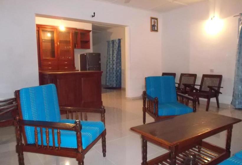 Пансион Villa 49 Hotel Beds  Hikkaduwa