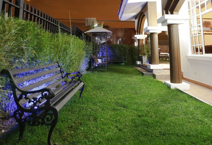 بنسيون Villa Emilia Hostal