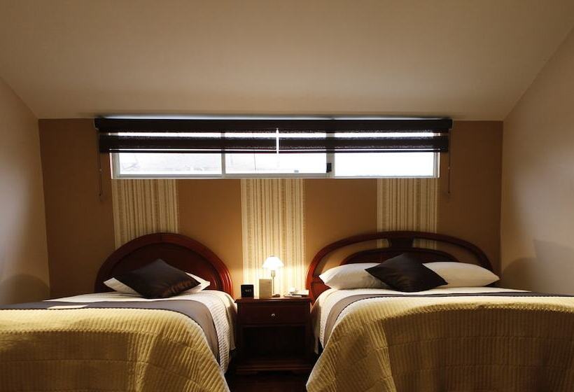 بنسيون Villa Emilia Hostal