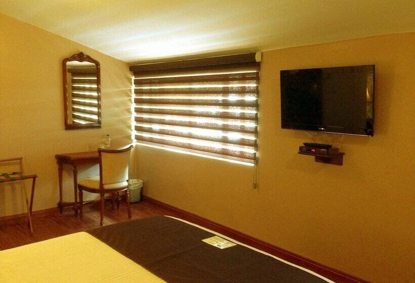 Пансион Villa Emilia Hostal