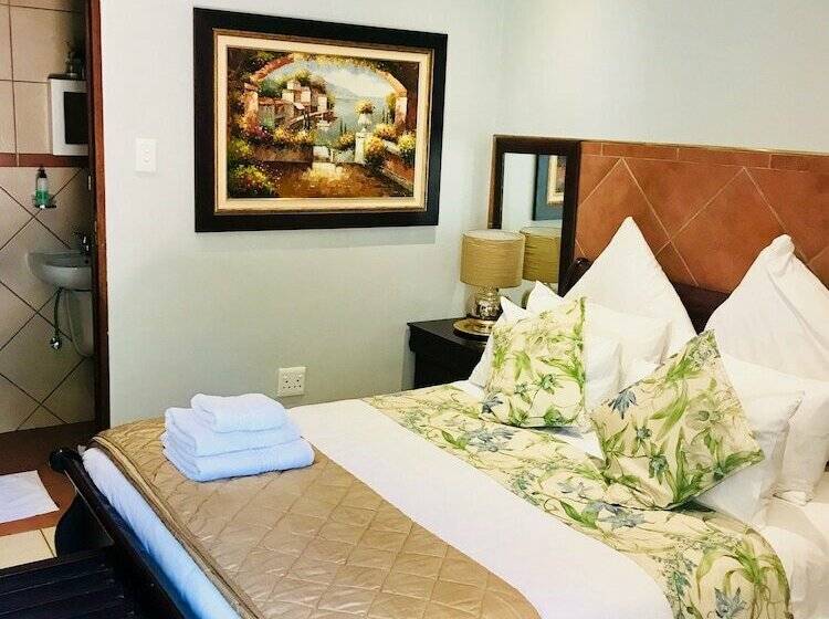 膳宿费 Waterkloof Guest House