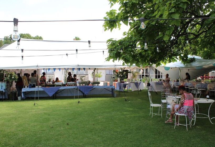 膳宿费 Waterkloof Guest House