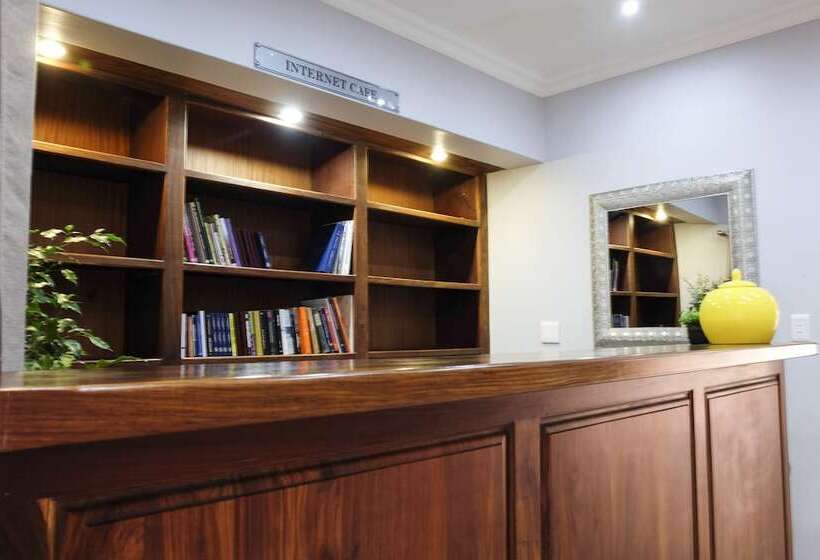 膳宿费 Waterkloof Guest House