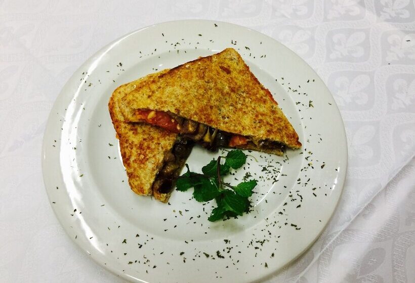 膳宿费 Waterkloof Guest House