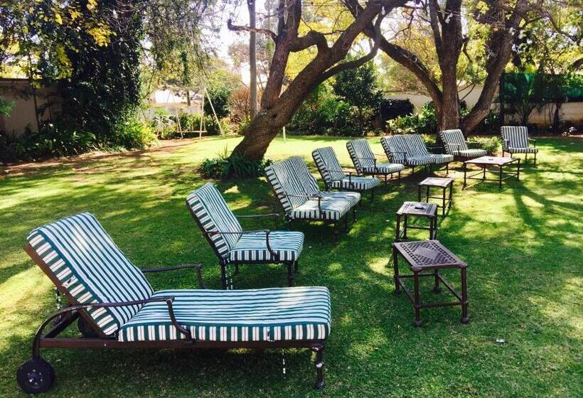 膳宿费 Waterkloof Guest House