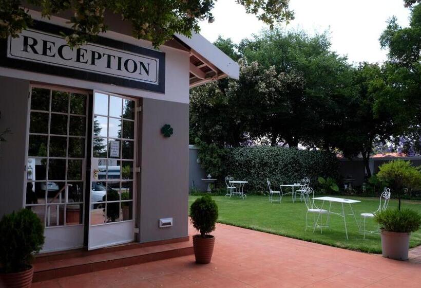 膳宿费 Waterkloof Guest House