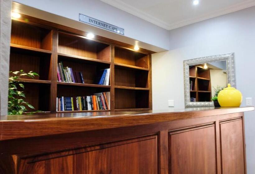 膳宿费 Waterkloof Guest House