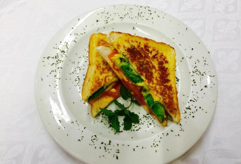 膳宿费 Waterkloof Guest House