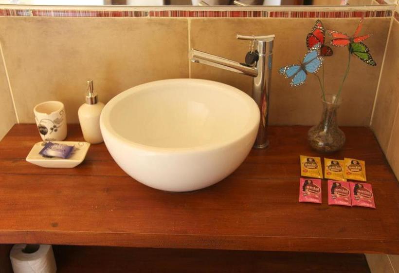 Pueblo Santo, Cabañas & Suites