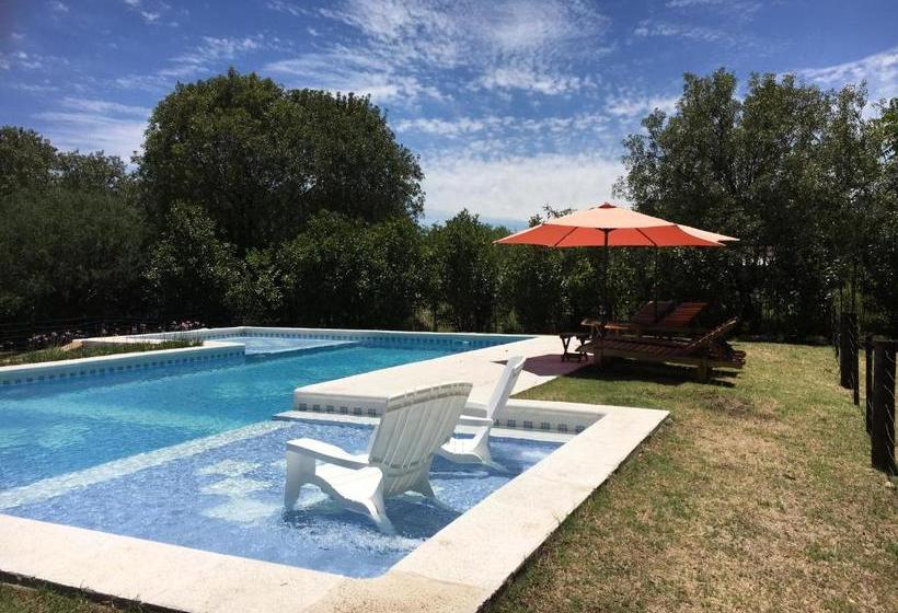 Pueblo Santo, Cabañas & Suites