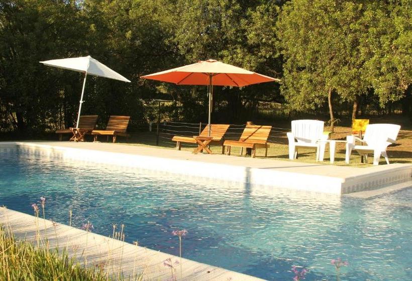 Pueblo Santo, Cabañas & Suites