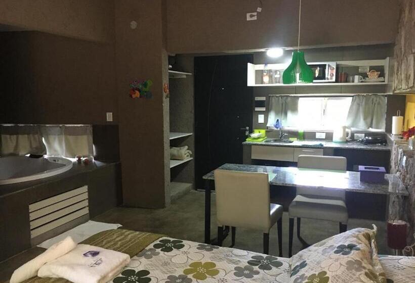 Pueblo Santo, Cabañas & Suites