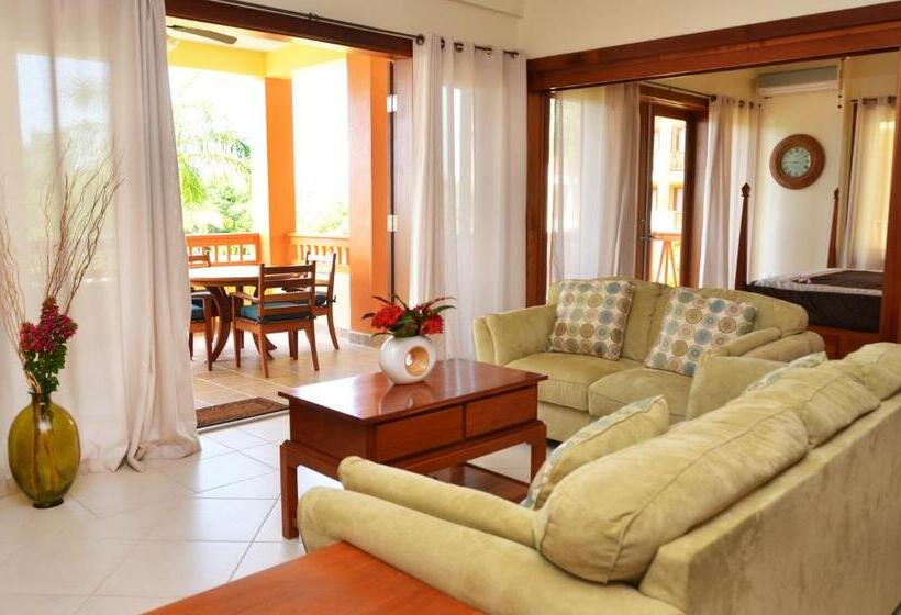 استراحتگاه The Villas At Cocoplum