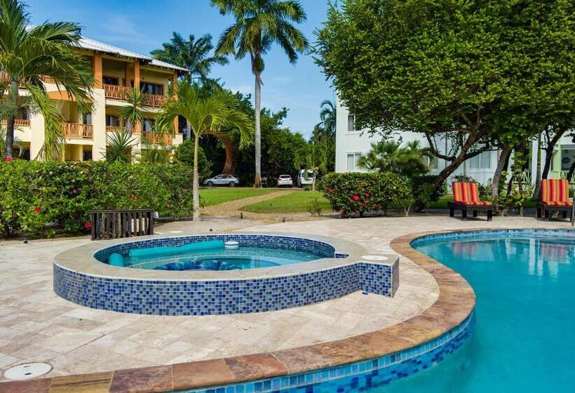 استراحتگاه The Villas At Cocoplum