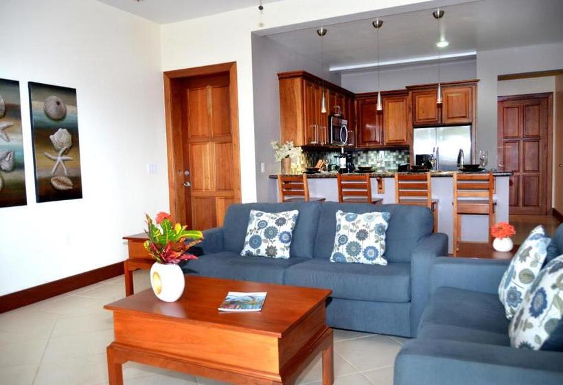 استراحتگاه The Villas At Cocoplum