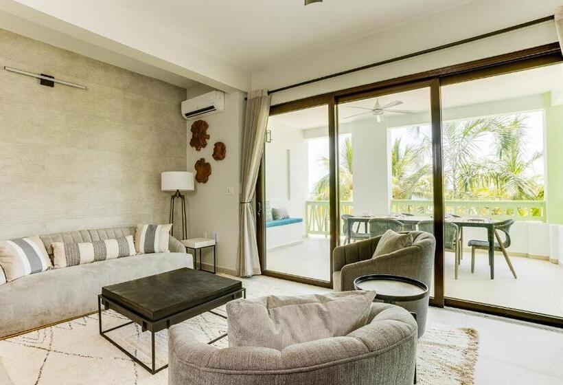 استراحتگاه The Villas At Cocoplum