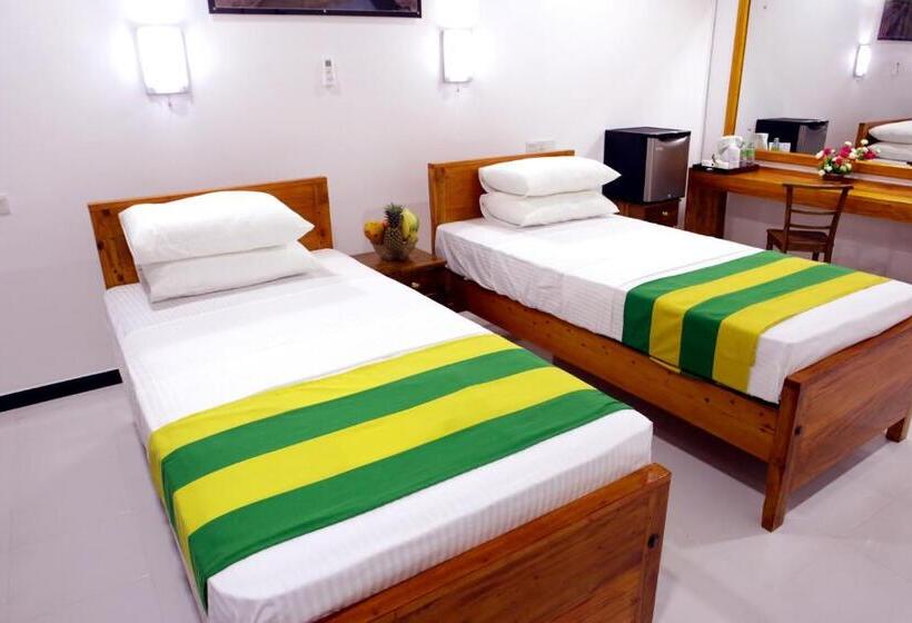 Acme Grand Hotel Habarana