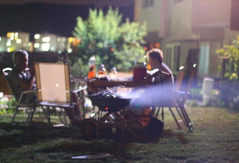 ユースホステル Big Garden Bahçeli Konak