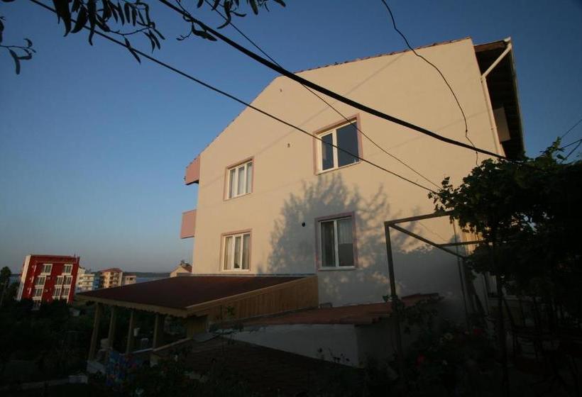 ユースホステル Big Garden Bahçeli Konak