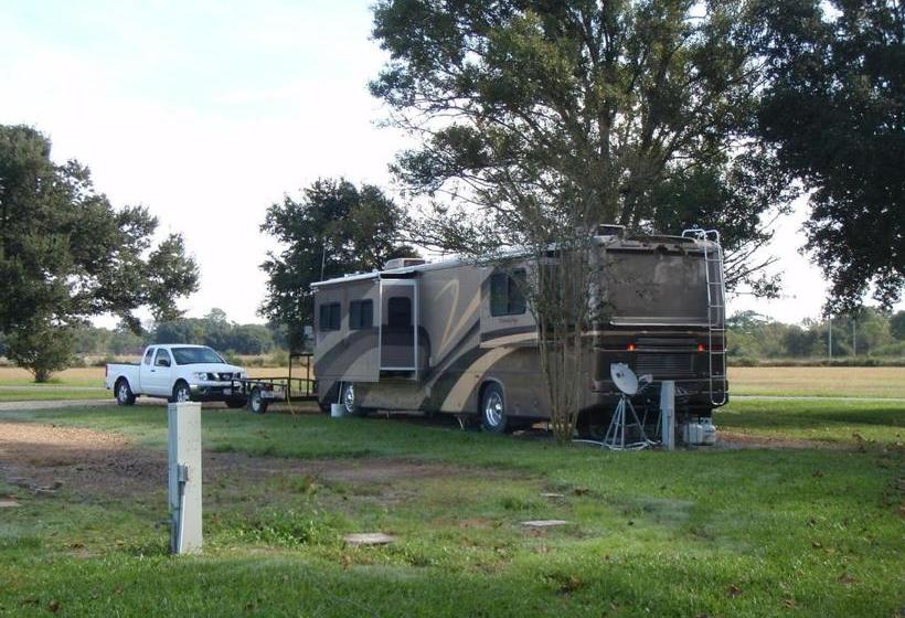 فندق صغير L'acadie Inn & Rv Park