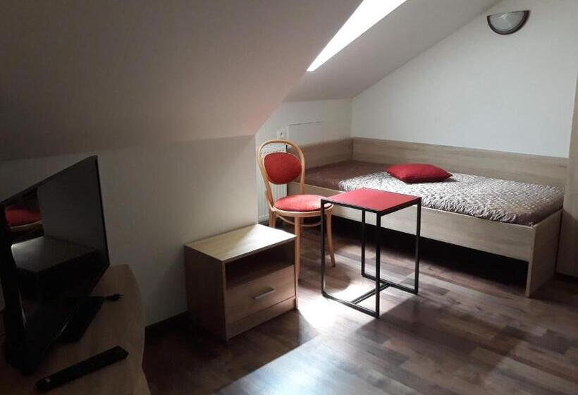 호스텔 Penzion Fantasy   Restaurant