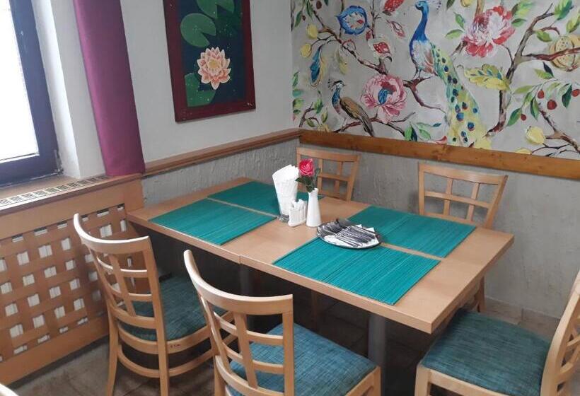 호스텔 Penzion Fantasy   Restaurant