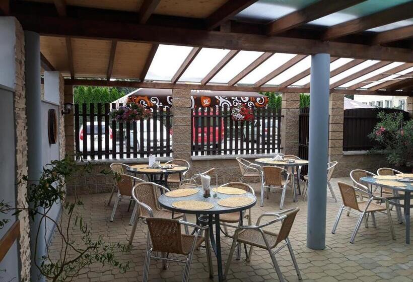 호스텔 Penzion Fantasy   Restaurant