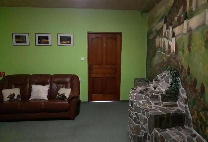 호스텔 Penzion Fantasy   Restaurant