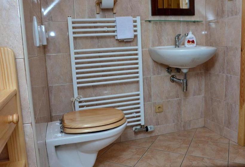 Общежитие Penzion V Podhradí