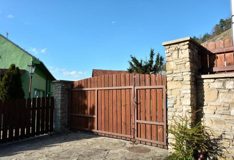 Общежитие Penzion V Podhradí