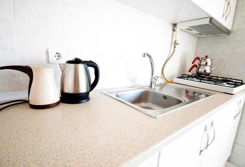 Büyükada Apart Hotel   Karadağ Apart